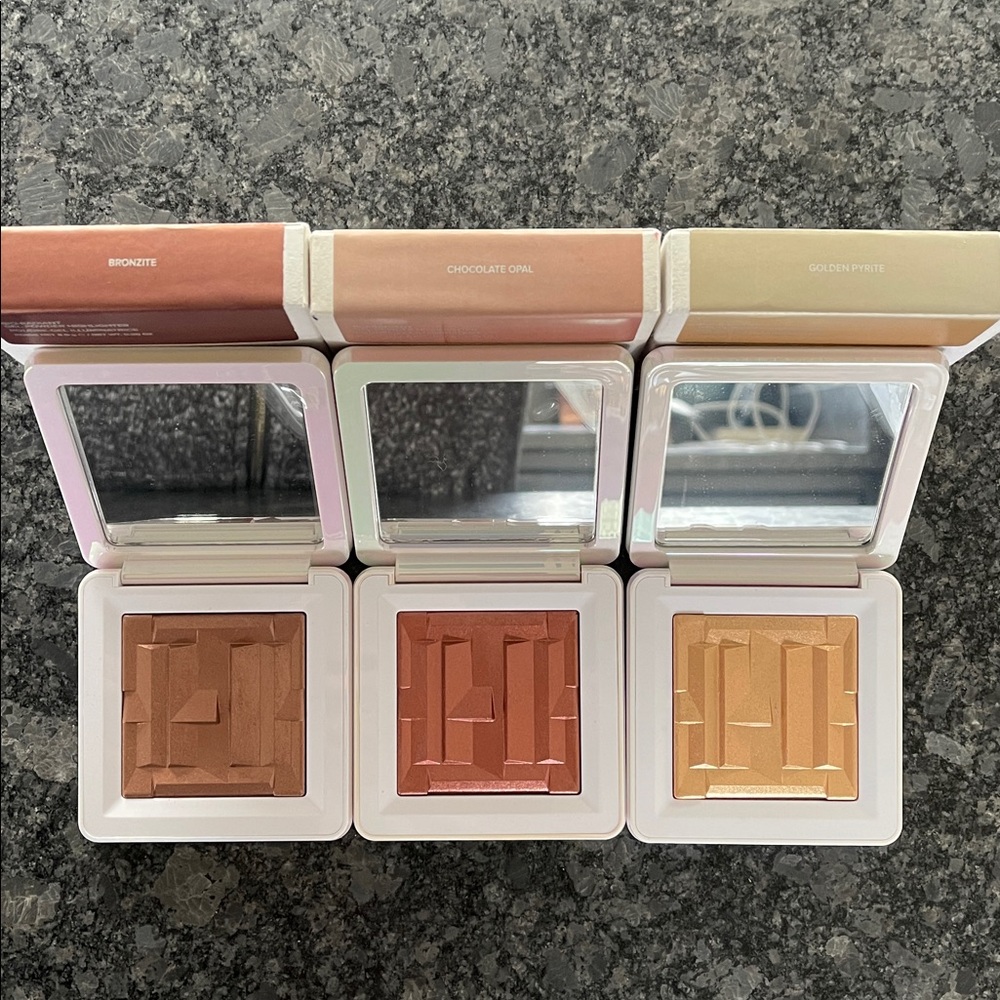 Haus Labs Bio Radiant Gel Powder Highlighter choose from 3 shades - Picture 14 of 14